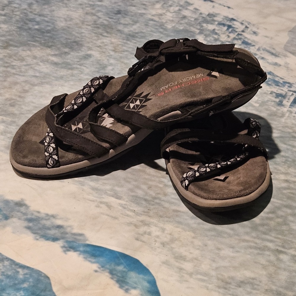 Skechers‎ Memory Foam Black White Strappy Sport Sandals Women's Size 8